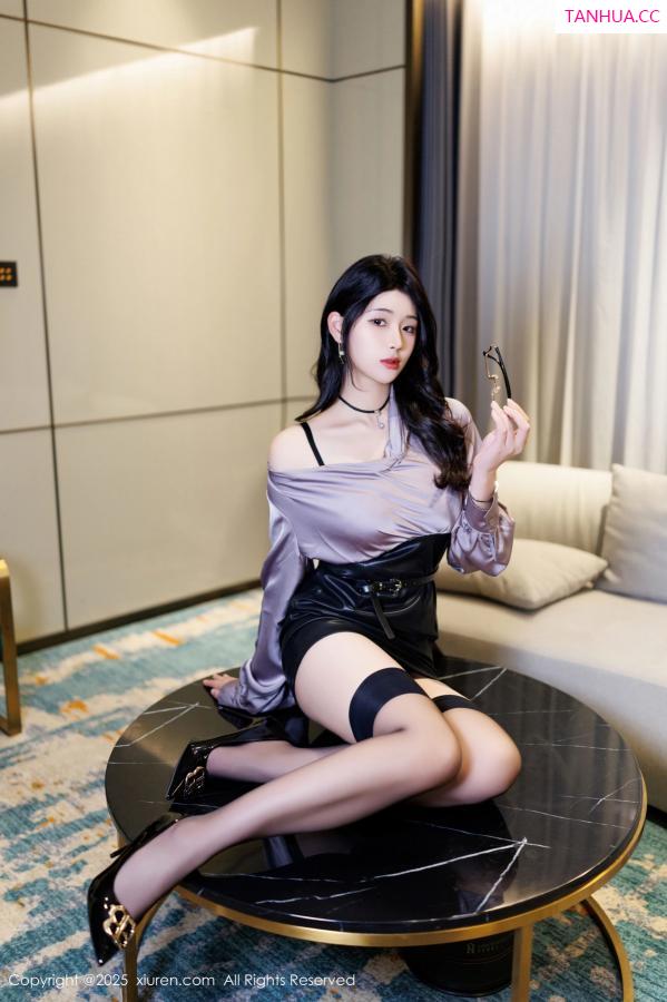   [XiuRen]高清写真图 2025.02.19 No.9904 南乔 黑丝美腿第27张图片